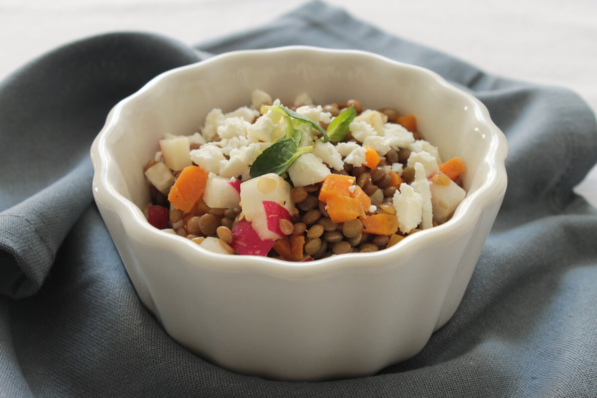 Insalata di lenticchie carote e ravanelli