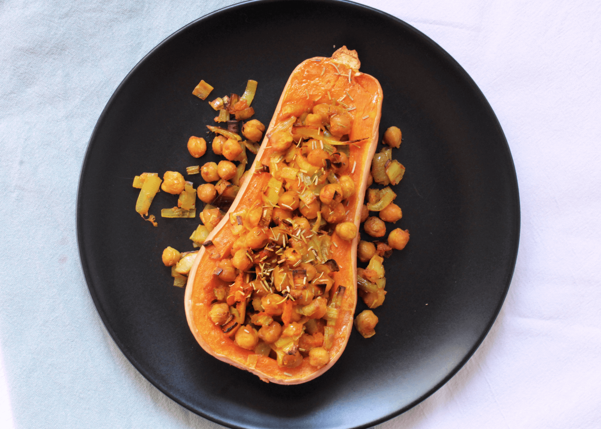 Zucca ripiena con ceci alla curcuma