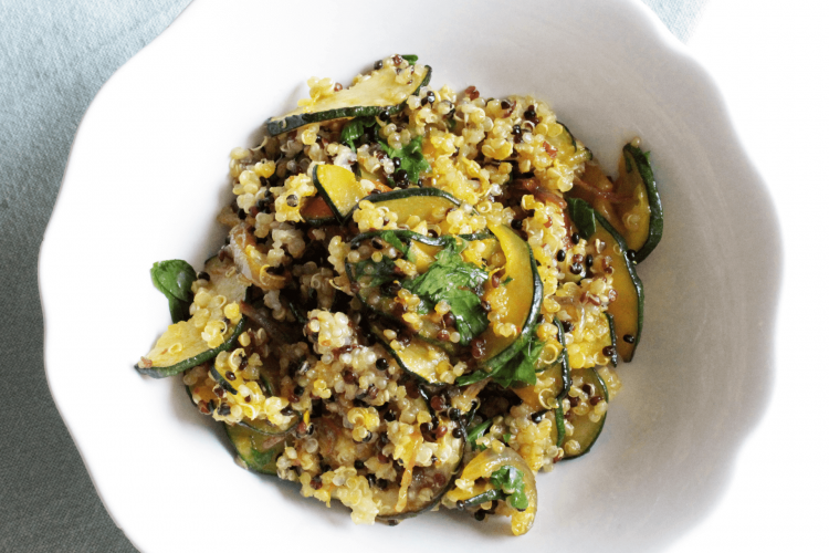 Quinoa con zucchine e zafferano