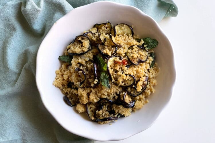 Cous cous integrale con melanzane