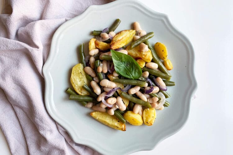 Insalata di fagiolini, patate e cannellini