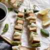 Spiedini di asparagi, cavolfiore e tofu