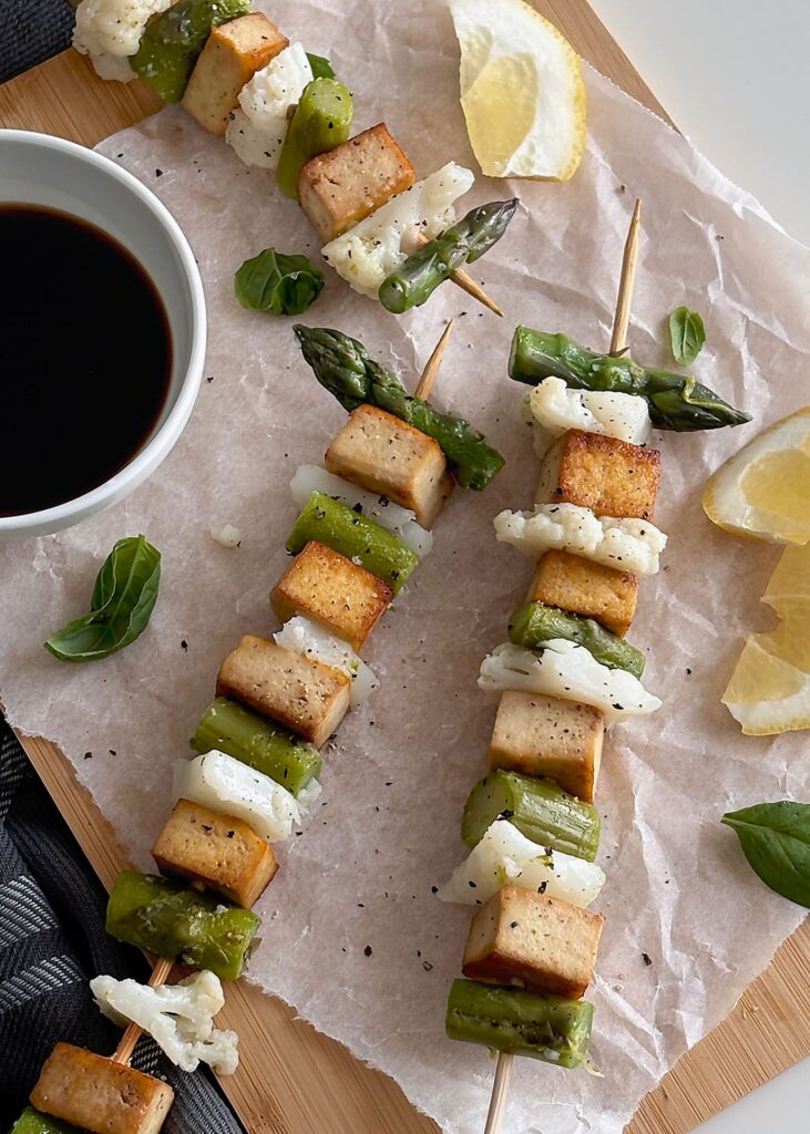 Spiedini di asparagi vegan