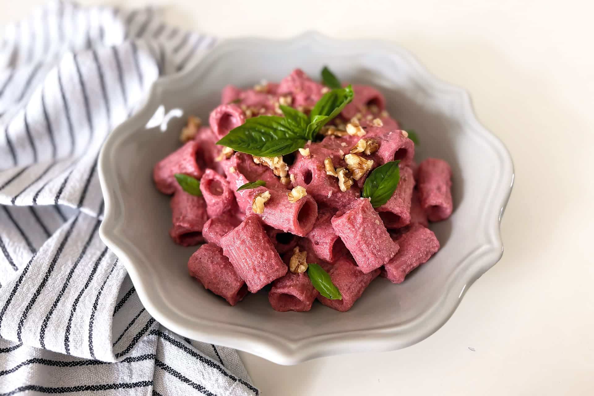 Pasta cremosa alla barbabietola