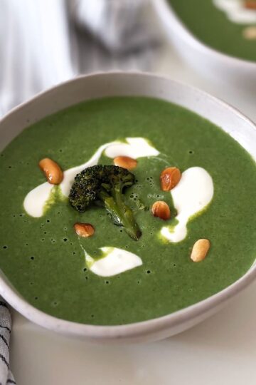 Vellutata di spinaci, broccoli e piselli