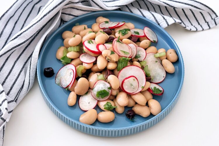 Insalata di fagioli e ravanelli