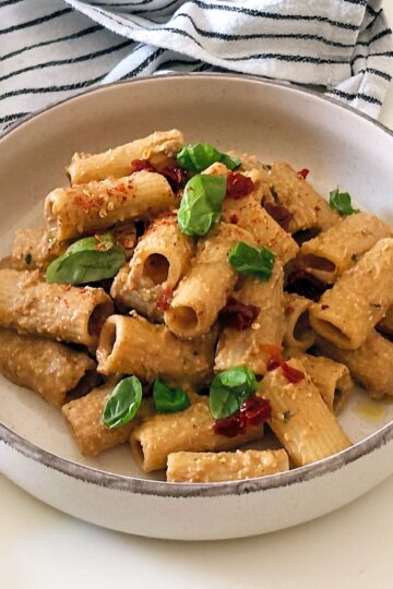 Pasta con crema di pomodori secchi