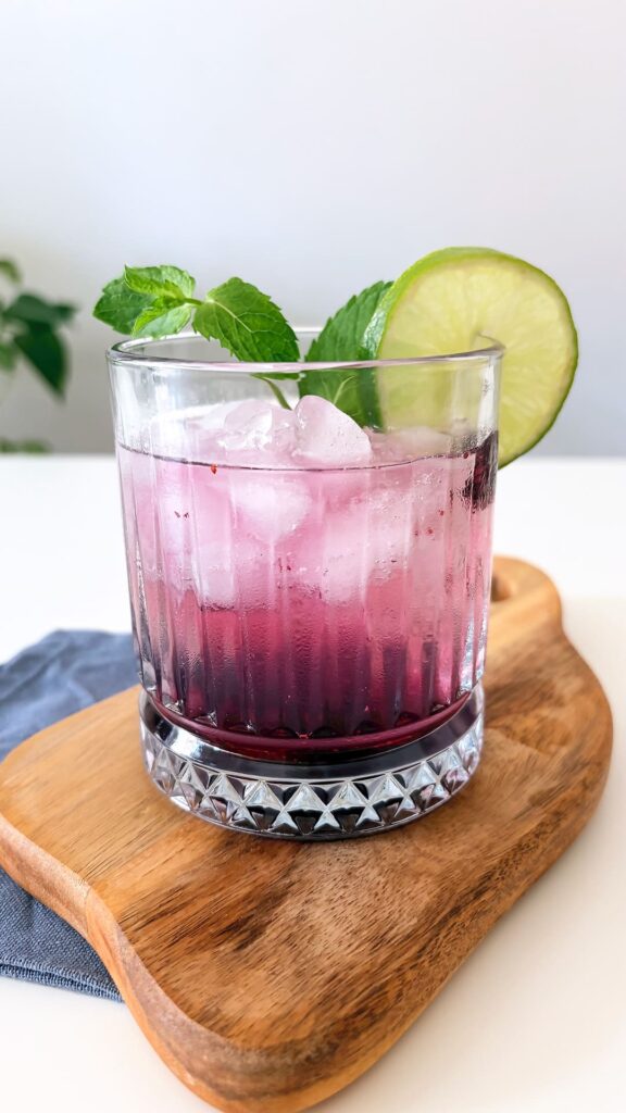Mocktail mirtilli e acqua di cocco