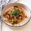 Noodles con tofu shiitake e peperoni