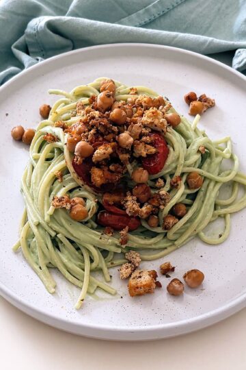 Spaghetti con crema di tofu al basilico